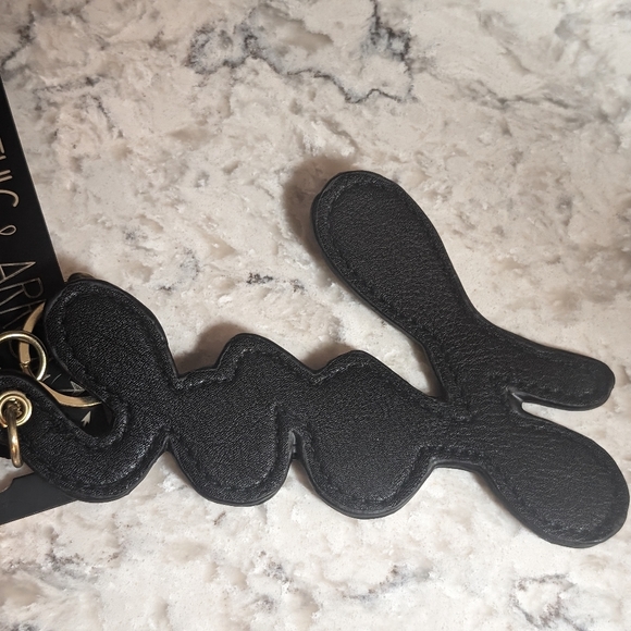 COPY - "Love" keychain - Picture 3 of 3